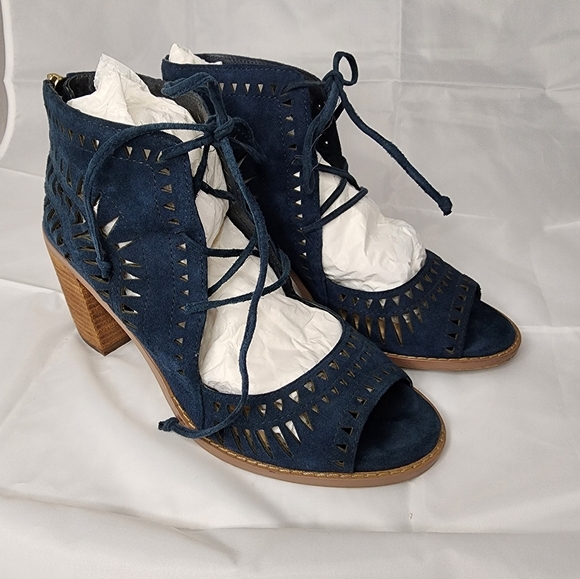 Vince Camuto Tarita Lace Geometric Cutouts Heels Sandals sz 7 - Picture 3 of 8